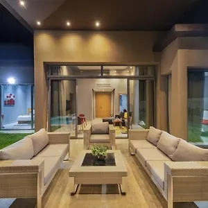 Villa Palms Edge Avec Piscine & Jardin Prives, Marrakesh